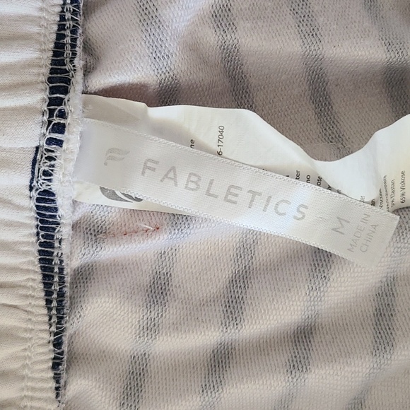 Fabletics Shorts - Picture 3 of 5